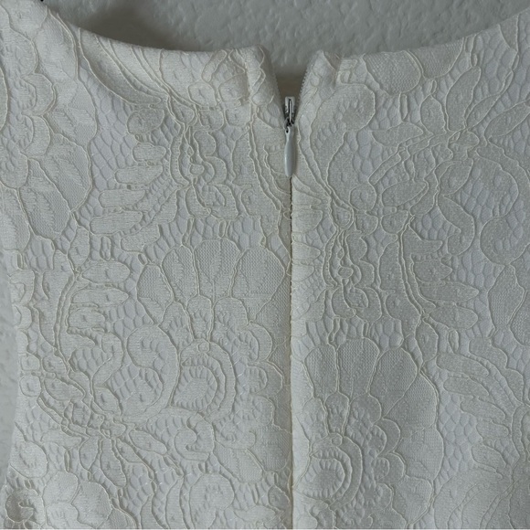 Francesca's Collections Off White V-Neck Bride, Semi, Formal Sheath Mini Dress - Picture 5 of 8